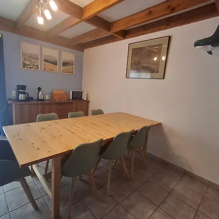 펜션 De Zeebries 데한